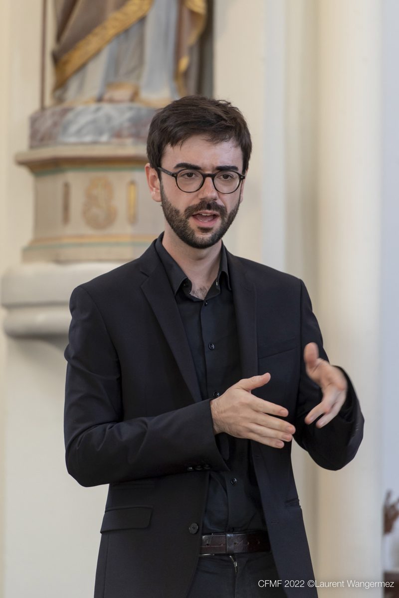 Portrait d'Aurélien Hallopeau, chef de chœur